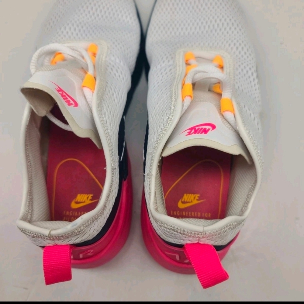 Nike Women's Air Max Motion 2 in White, Pink, and Navy Size 10 - Picture 3 of 9